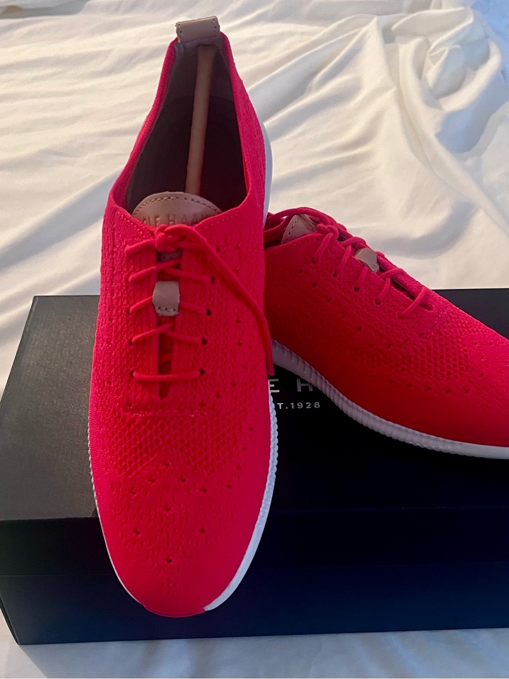 Cole Haan 2 Zerogrand Stitchlite Wingtip Oxford Sneaker - Hot Pink Size 8.5